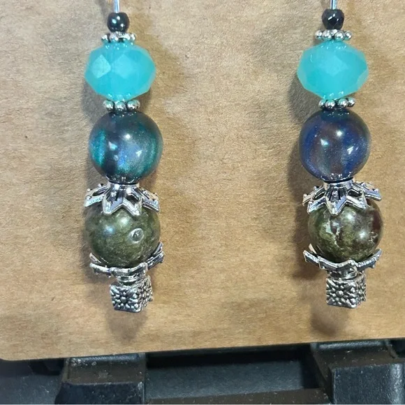 Handcrafted dragon blood stone cat eye glass crystal earrings - Picture 3 of 5